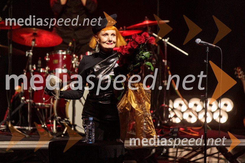  Josipa Lisac, pevkaKoncert Josipe Lisac v Cankarjevem domu