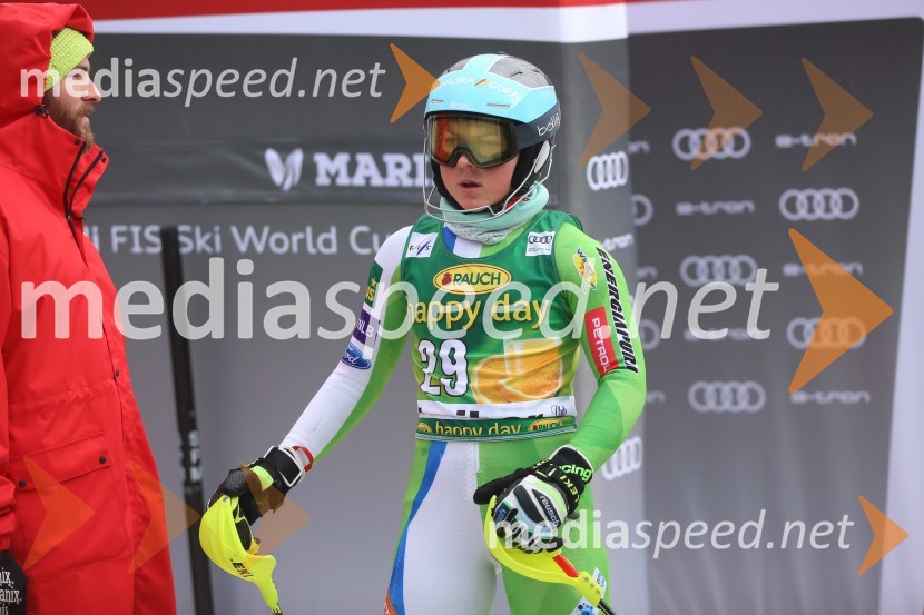  Meta Hrovat, alpska smučarkaMeta Hrovat presenetljivo zaključuje smučarsko kariero