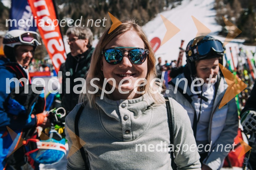  Meta Hrovat, alpska smučarkaMeta Hrovat presenetljivo zaključuje smučarsko kariero