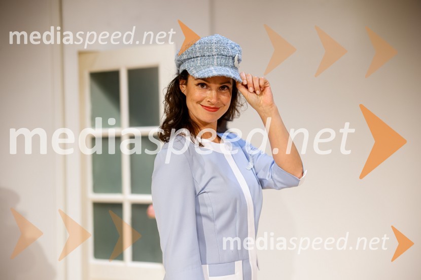  Inti Šraj, igralkaJubilejnih 25 let Špas teatra obeležili s premiero komedije Boeing Boeing