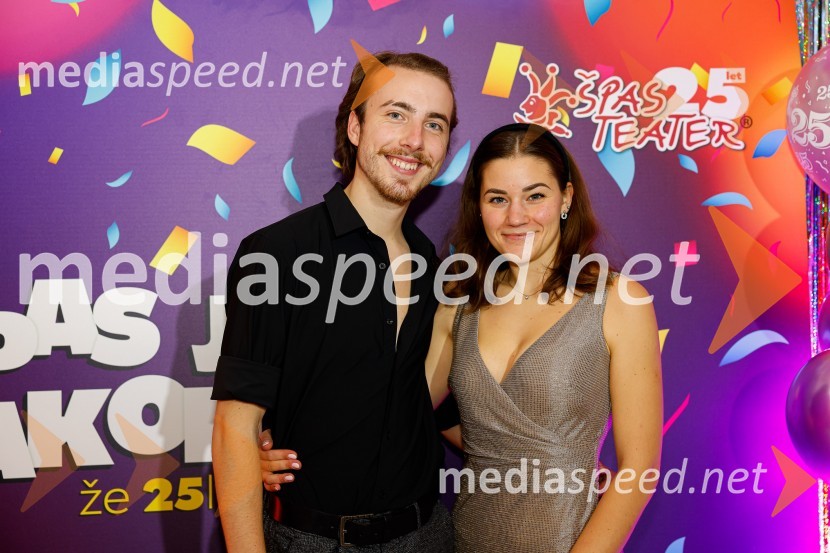  Žiga Flajnik, kostumograf;  Ajda MajheničJubilejnih 25 let Špas teatra obeležili s premiero komedije Boeing Boeing