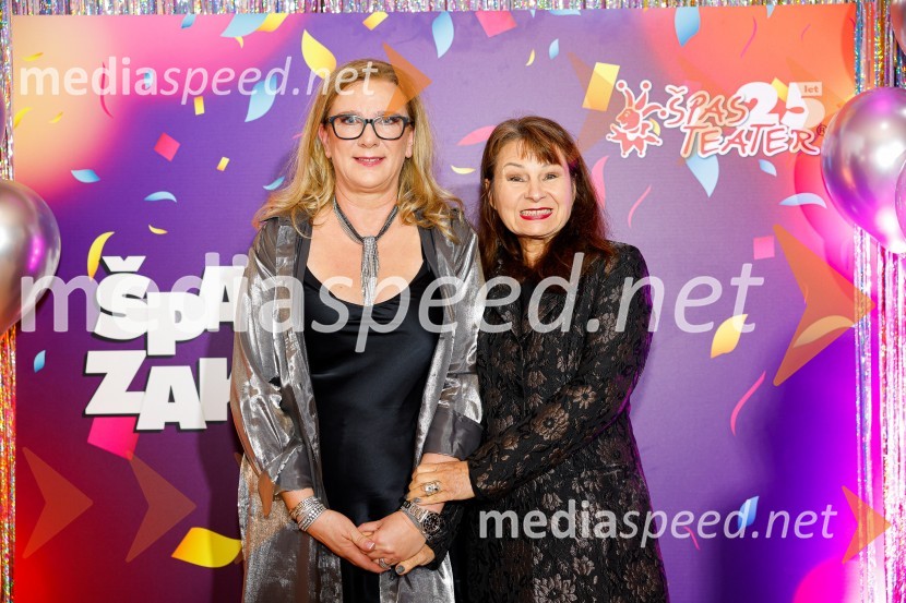  Urša Alič, direktorica, Špas teater;  Violeta Tomić, igralka, bivša poslanka DZJubilejnih 25 let Špas teatra obeležili s premiero komedije Boeing Boeing