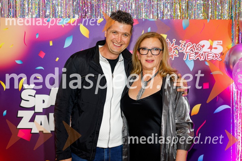  Gregor Zabret;  Urša Alič, direktorica, Špas teaterJubilejnih 25 let Špas teatra obeležili s premiero komedije Boeing Boeing