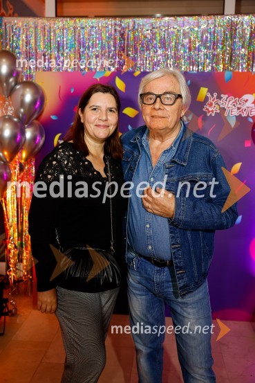  Teja Pelko, novinarka, Svet24;  Lado  Leskovar, pevec in ambasador UnicefJubilejnih 25 let Špas teatra obeležili s premiero komedije Boeing Boeing