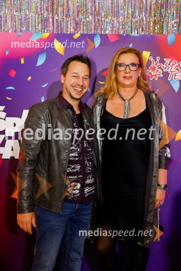  Srđan Milovanović, glasbenik;  Urša Alič, direktorica, Špas teaterJubilejnih 25 let Špas teatra obeležili s premiero komedije Boeing Boeing