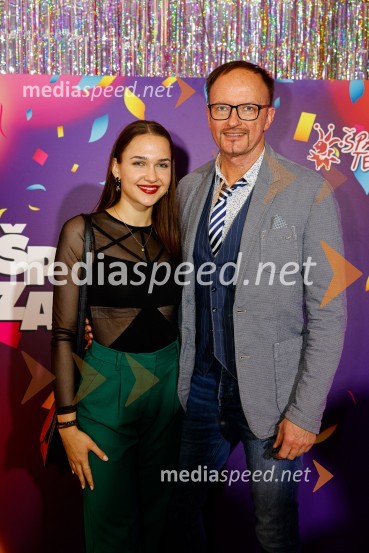  Veronika Strnad, pevka;  Rudolf Gas, glasbenikJubilejnih 25 let Špas teatra obeležili s premiero komedije Boeing Boeing