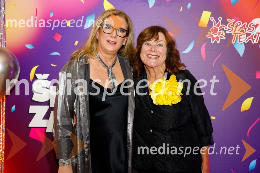  Urša Alič, direktorica, Špas teater;  Marijana Brecelj, igralkaJubilejnih 25 let Špas teatra obeležili s premiero komedije Boeing Boeing