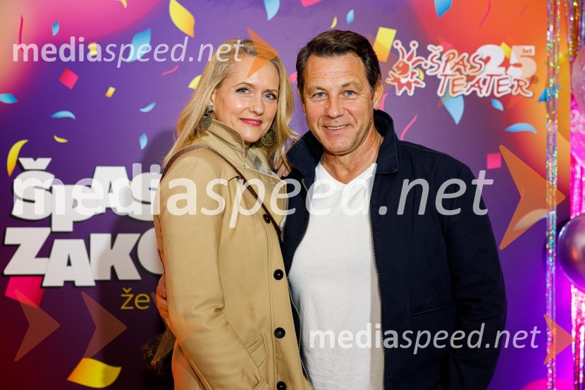  Tina Vozelj;  Marko Vozelj, pevecJubilejnih 25 let Špas teatra obeležili s premiero komedije Boeing Boeing