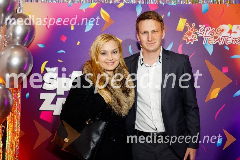  Eva Černe Avbelj, operna solistka;  Nejc Avbelj, pomočnik direktorja / Muzej za arhitekturo in oblikovanjeJubilejnih 25 let Špas teatra obeležili s premiero komedije Boeing Boeing