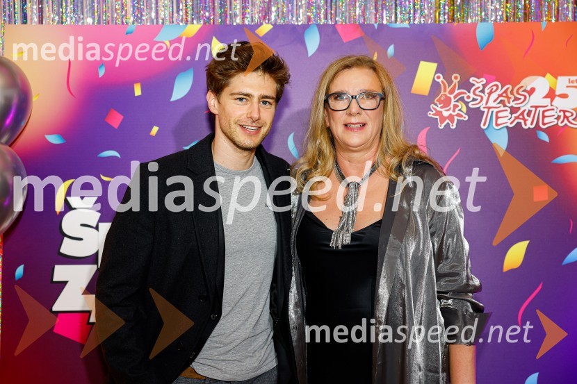  Matej Zemljič, igralec;  Urša Alič, direktorica, Špas teaterJubilejnih 25 let Špas teatra obeležili s premiero komedije Boeing Boeing