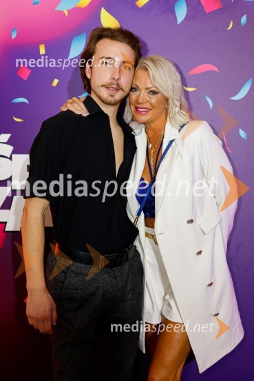  Žiga Flajnik, kostumograf;  Anita Lončar, Lepotni studio PriveJubilejnih 25 let Špas teatra obeležili s premiero komedije Boeing Boeing