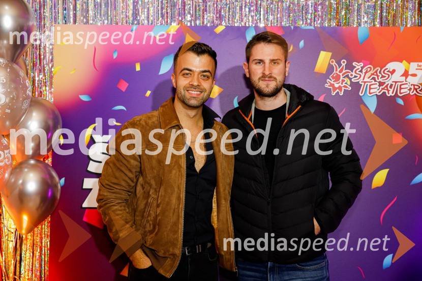  Gašper Rifelj, pevec;  Gregor Ravnik, pevecJubilejnih 25 let Špas teatra obeležili s premiero komedije Boeing Boeing