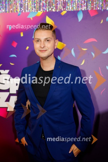  Damjan Murko, pevecJubilejnih 25 let Špas teatra obeležili s premiero komedije Boeing Boeing