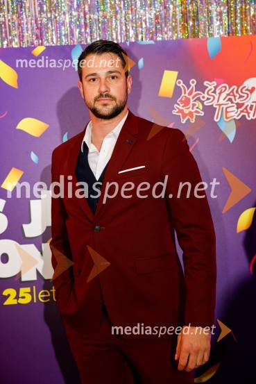  Tomi Gomilšek, raperJubilejnih 25 let Špas teatra obeležili s premiero komedije Boeing Boeing