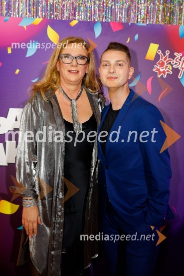  Urša Alič, direktorica, Špas teater;  Damjan Murko, pevecJubilejnih 25 let Špas teatra obeležili s premiero komedije Boeing Boeing