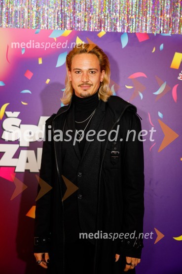  Luka Markus Štajer, pevec, igralecJubilejnih 25 let Špas teatra obeležili s premiero komedije Boeing Boeing