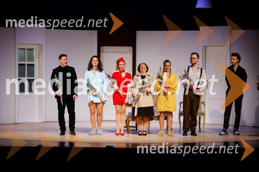  Jan Bučar, igralec;  Inti Šraj, igralka;  Gorka Berden, igralka;  Vesna  Slapar, igralka;  Lea Cok, igralka;  Gregor Podričnik, igralec;  Žiga Flajnik, kostumografJubilejnih 25 let Špas teatra obeležili s premiero komedije Boeing Boeing