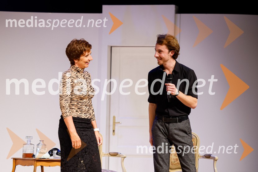  ... ;  Žiga Flajnik, kostumografJubilejnih 25 let Špas teatra obeležili s premiero komedije Boeing Boeing