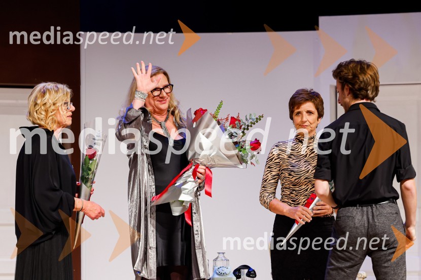  Darja Alič;  Urša Alič, direktorica, Špas teater;  ... ;  Žiga Flajnik, kostumografJubilejnih 25 let Špas teatra obeležili s premiero komedije Boeing Boeing