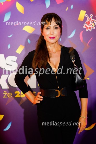  Tina Gorenjak, igralkaJubilejnih 25 let Špas teatra obeležili s premiero komedije Boeing Boeing