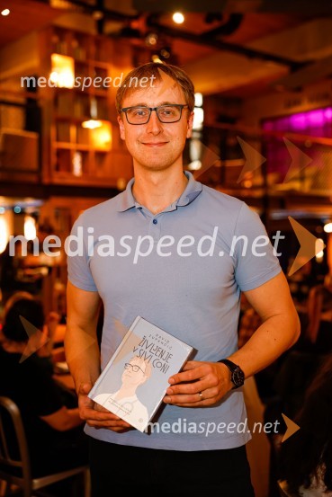  David Zupančič, vplivnež, pisateljŽivljenje v sivi coni, predstavitev knjige Davida Zupančiča