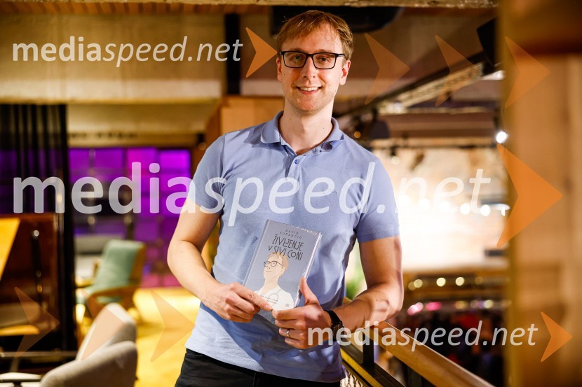  David Zupančič, vplivnež, pisateljŽivljenje v sivi coni, predstavitev knjige Davida Zupančiča