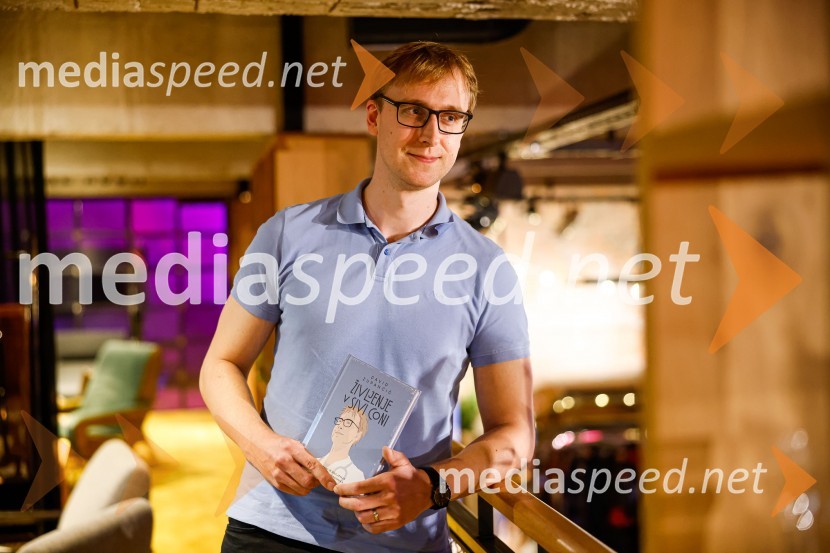  David Zupančič, vplivnež, pisateljŽivljenje v sivi coni, predstavitev knjige Davida Zupančiča