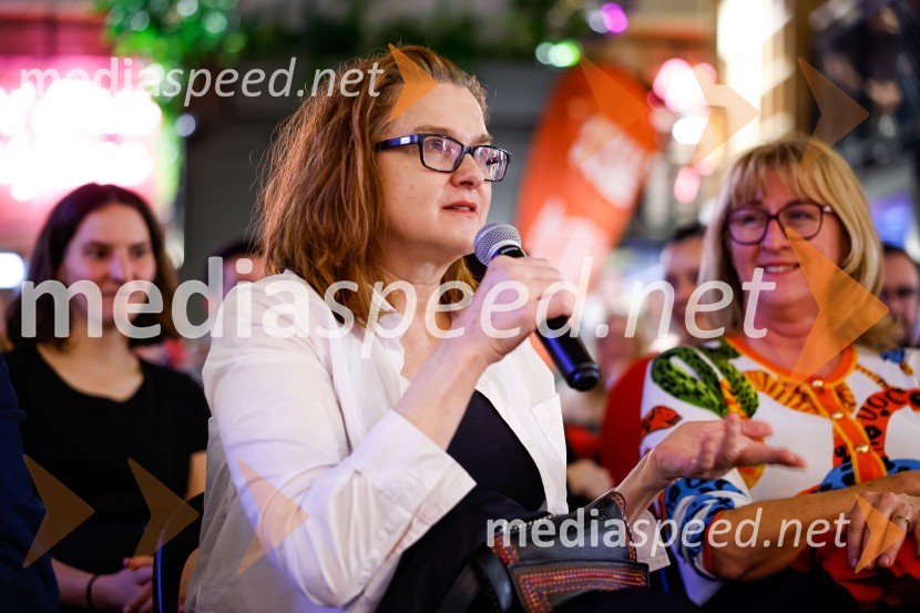  Sinja Ožbolt, plesna koreografinjaŽivljenje v sivi coni, predstavitev knjige Davida Zupančiča