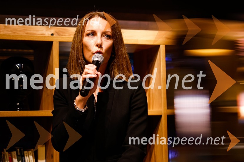  Maja Sodja, tv voditeljicaŽivljenje v sivi coni, predstavitev knjige Davida Zupančiča