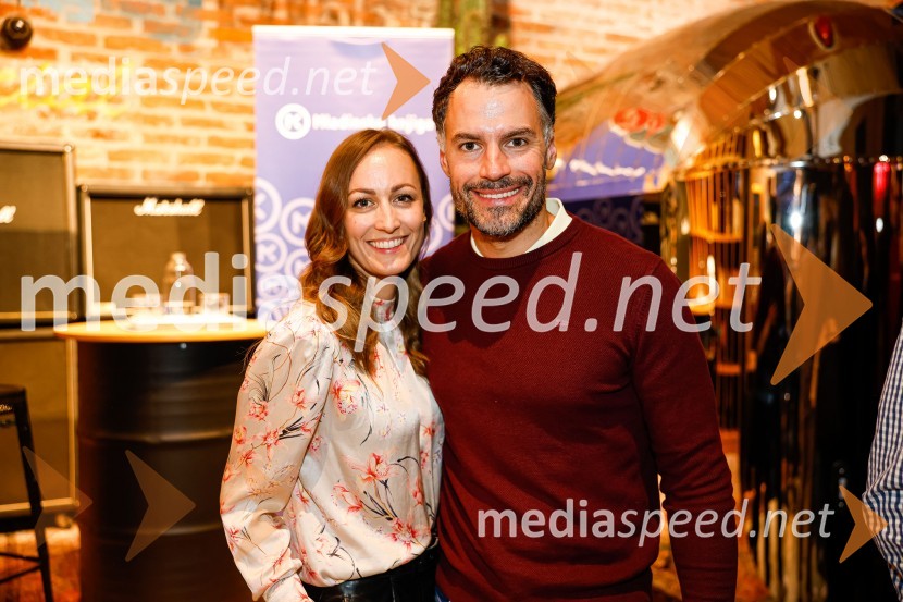  Ajda Rotar Urankar;  David Urankar, televizijski voditelj, manekenŽivljenje v sivi coni, predstavitev knjige Davida Zupančiča