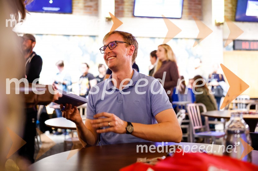  David Zupančič, vplivnež, pisateljŽivljenje v sivi coni, predstavitev knjige Davida Zupančiča