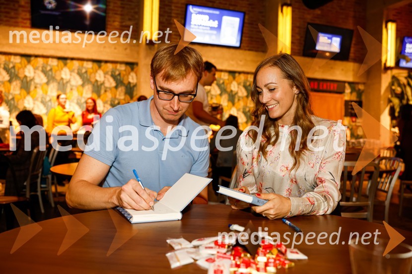  David Zupančič, vplivnež, pisatelj;  Ajda Rotar UrankarŽivljenje v sivi coni, predstavitev knjige Davida Zupančiča