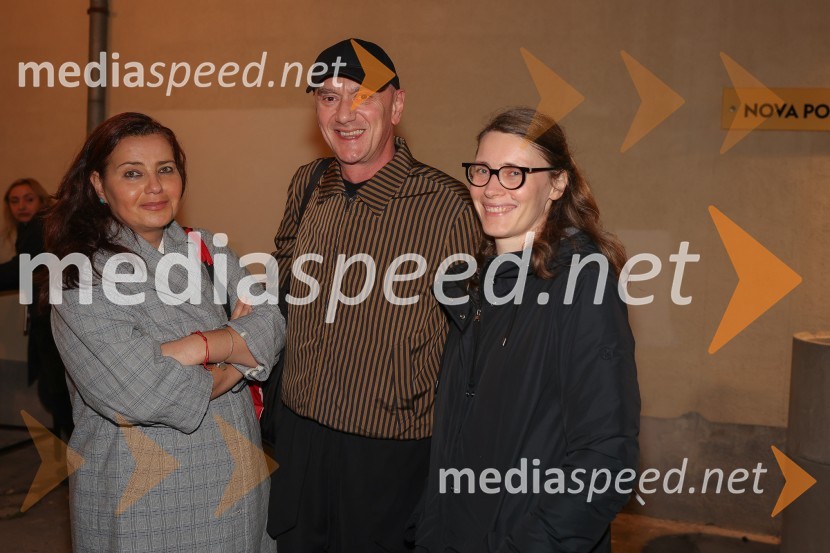  ... ;  Goran Injac, umetniški vodja, Slovensko mladinsko gledališče;  ... Krize, premiera predstave Slovensko mladinsko gledališče