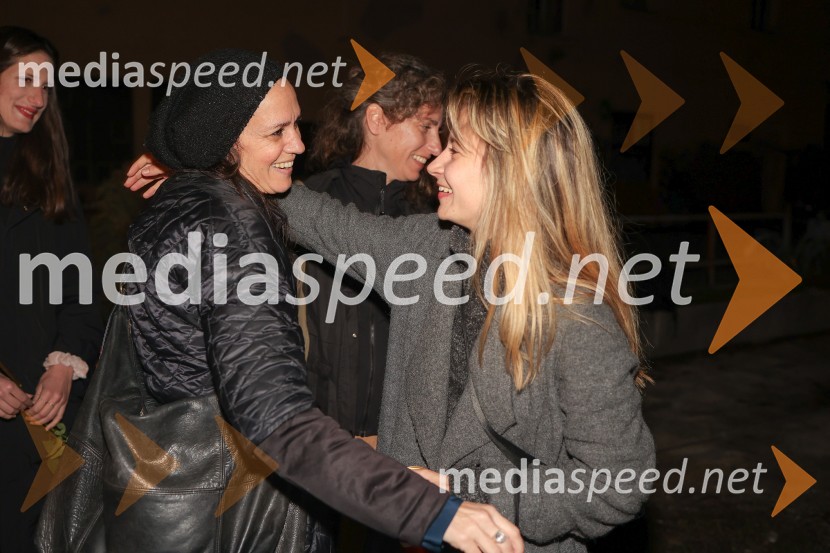  Katarina Stegnar, igralka;  Nina Rajič Kranjac, gledališka režiserkaKrize, premiera predstave Slovensko mladinsko gledališče