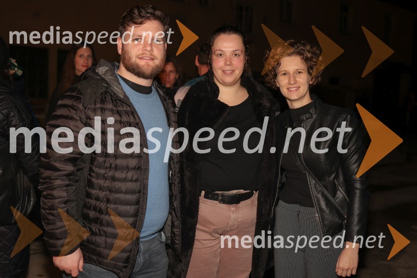  ... ;  Sara Dirnbek, igralka;  ... Krize, premiera predstave Slovensko mladinsko gledališče