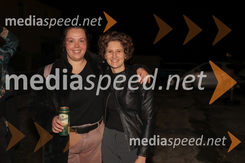  Sara Dirnbek, igralka;  ... Krize, premiera predstave Slovensko mladinsko gledališče