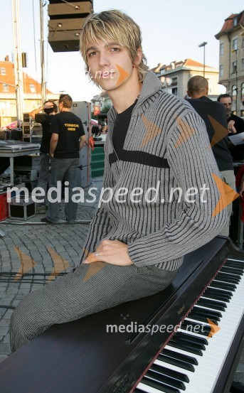 Rok Kosmač, pevecRadio center, koncert  2004