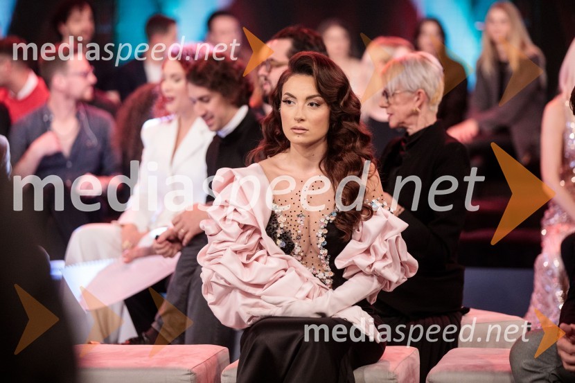  Mia Guček, pevkaSlovenska popevka 2022 je skladba Nove slike Mie Guček