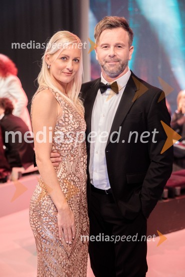  Vanja Romih, BosaZnova;  Matjaž Romih, BosaZnovaSlovenska popevka 2022 je skladba Nove slike Mie Guček