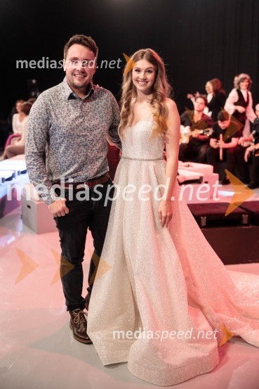  Alex Volasko, pevec;  Saša Lešnjek, pevka, igralkaSlovenska popevka 2022 je skladba Nove slike Mie Guček