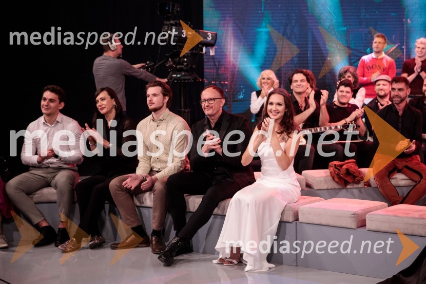  ... ;  ... ;  ... ;  Rudolf Gas, glasbenik;  Veronika Strnad, pevkaSlovenska popevka 2022 je skladba Nove slike Mie Guček