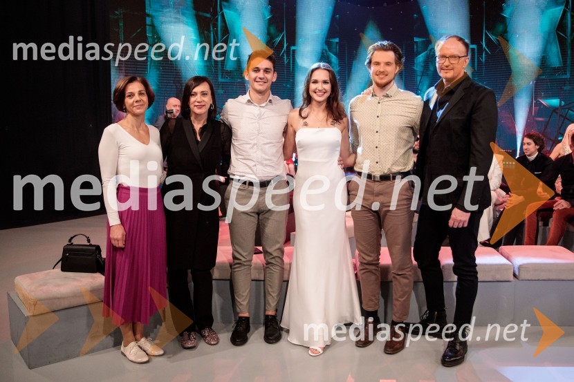  ... ;  ... ;  ... ;  Veronika Strnad, pevka;  ... ;  Rudolf Gas, glasbenikSlovenska popevka 2022 je skladba Nove slike Mie Guček