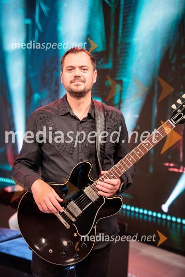  Andraž Hribar, pevecSlovenska popevka 2022 je skladba Nove slike Mie Guček