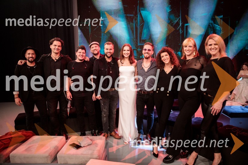  Mitja Bobič, glasbenik;  Jan Baruca- Yan Baray;  Marko Toskan, Gedore;  Simon Markežič;  Tomaž Boškin, glasbenik;  Veronika Strnad, pevka;  Marko Hrvatin, kitarist;  Katja Sever Kržič, Pristop;  Arijana Lucas, glasbenica;  Sandra Feketija, pevkaSlovenska popevka 2022 je skladba Nove slike Mie Guček