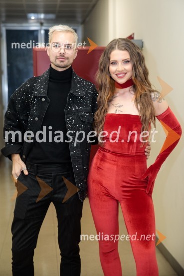  David Hojnik, modni oblikovalec DH fashion;  Maja Keuc, pevka, AmayaSlovenska popevka 2022 je skladba Nove slike Mie Guček