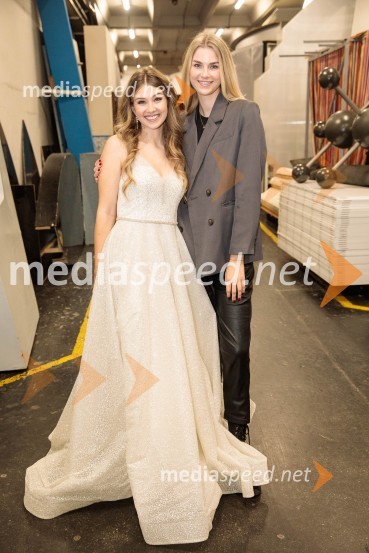  Saša Lešnjek, pevka, igralka;  ... Slovenska popevka 2022 je skladba Nove slike Mie Guček