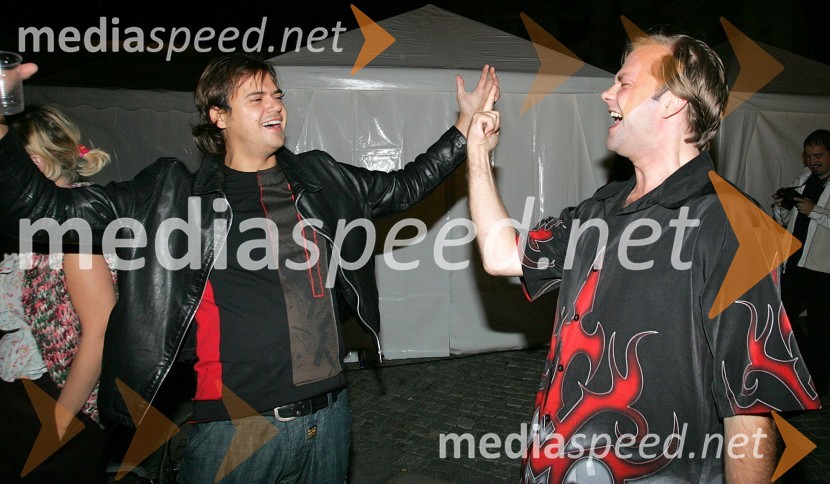 Andraž Hribar, pevec in Jure Ivanušič, igralec ter glasbenikRadio center, koncert  2004