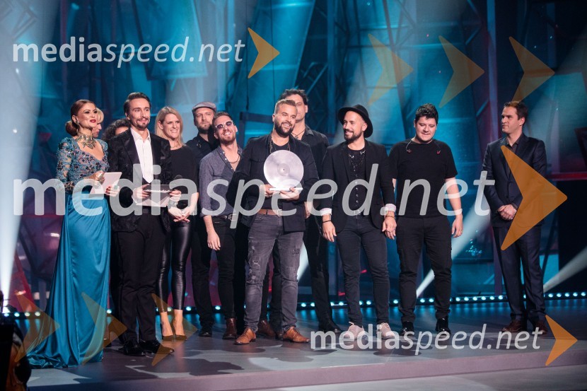  Nina Osenar Kontrec, pevka, voditeljica, model;  Jure Kopušar, igralec;  Sandra Feketija, pevka;  Simon Markežič;  Marko Hrvatin, kitarist;  Tomaž Boškin, glasbenik;  Jan Baruca- Yan Baray;  Mitja Bobič, glasbenik;  Marko Toskan, Gedore;  ... Slovenska popevka 2022 je skladba Nove slike Mie Guček