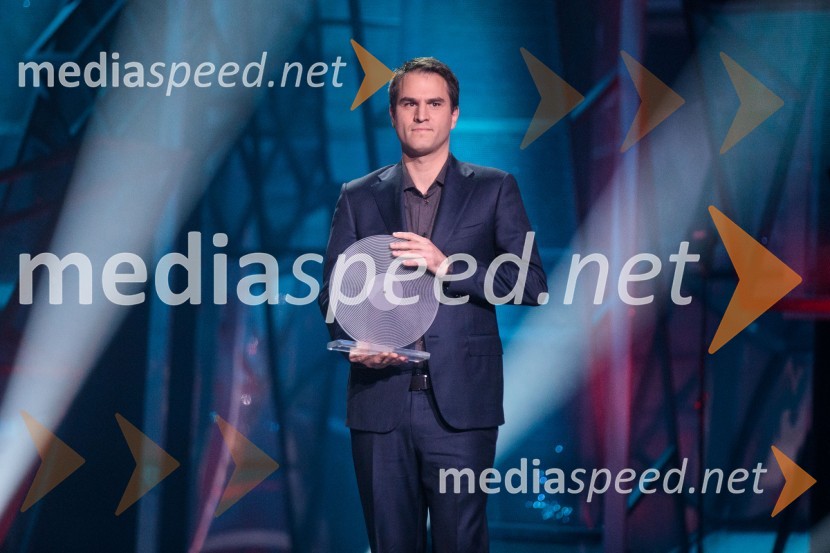 Slovenska popevka 2022 je skladba Nove slike Mie Guček