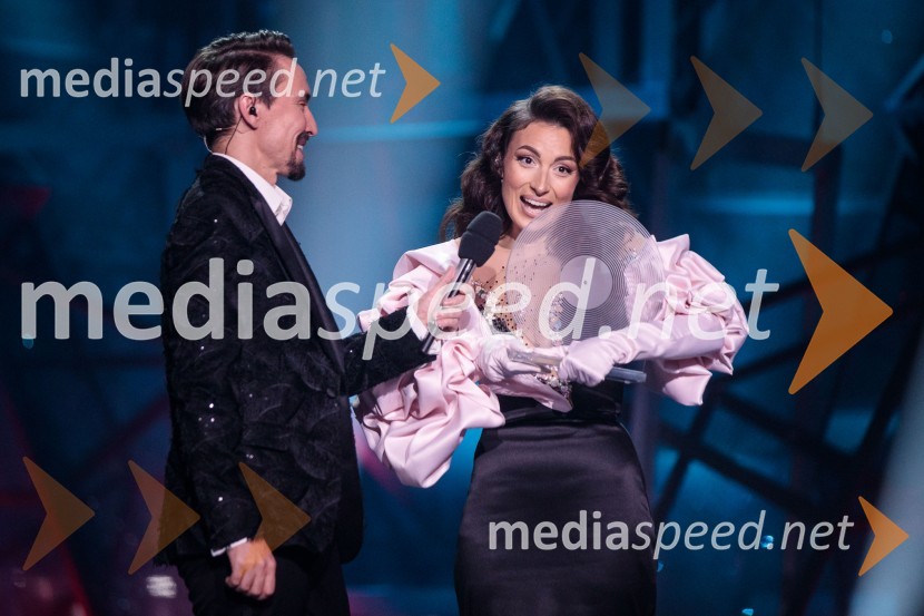  Jure Kopušar, igralec;  Mia Guček, pevkaSlovenska popevka 2022 je skladba Nove slike Mie Guček